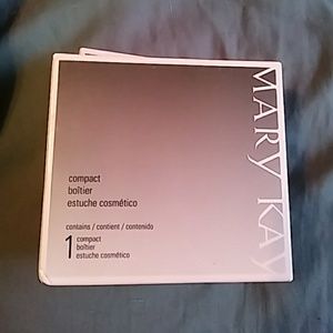 Mary Kay compact